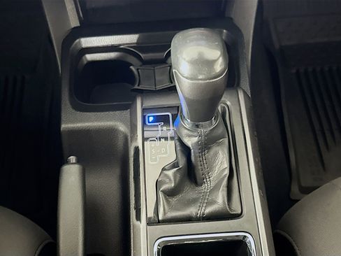 Used 2019 Toyota Tacoma TRD Sport image 25