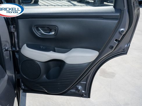 Used 2023 Honda HR-V LX image 13