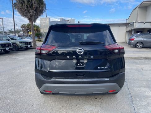 Used 2021 Nissan Rogue SV image 6