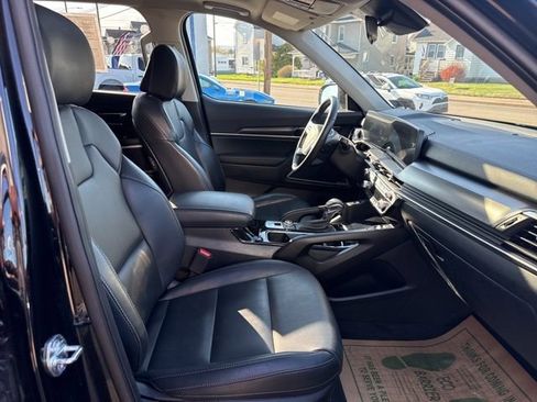 Used 2025 Kia Telluride S AWD/4WD image 32