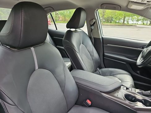 Used 2024 Toyota Camry XSE FWD image 11