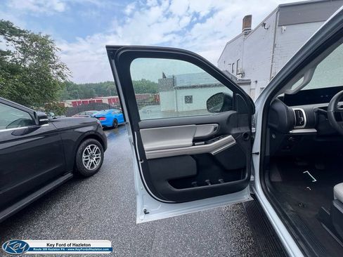 Used 2025 Ford Expedition Active AWD/4WD image 22