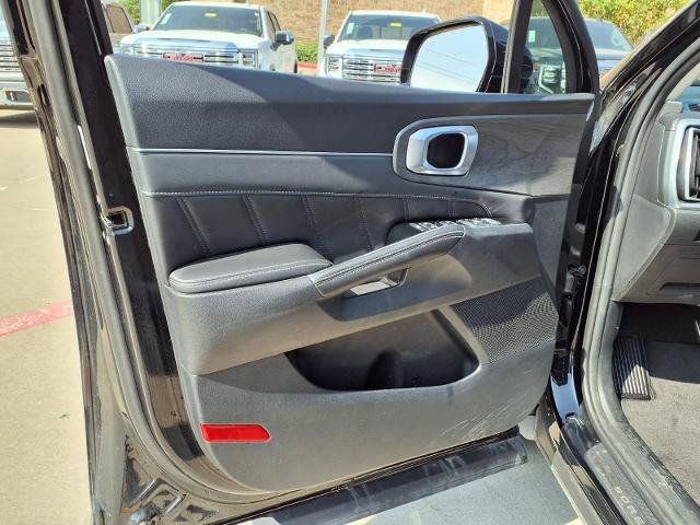 Used 2025 Kia Sorento SX AWD/4WD image 21