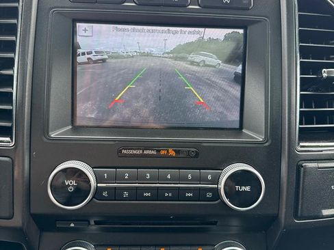 Used 2018 Ford Expedition Limited w/ Equipment Group 301A AWD/4WD image 20