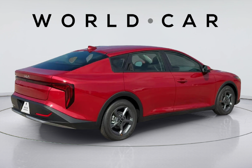 Certified 2025 Kia K4 FWD image 3
