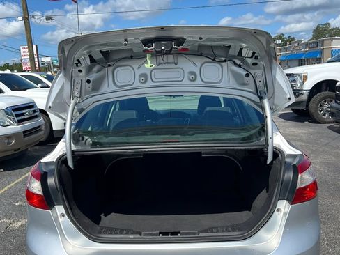 Used 2012 Ford Focus SE FWD image 18