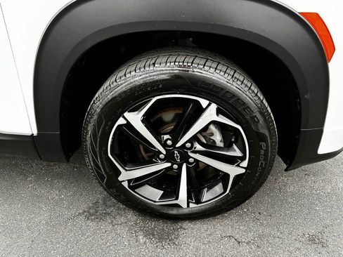 Used 2023 Chevrolet TrailBlazer RS w/ Sun and Liftgate Package image 12
