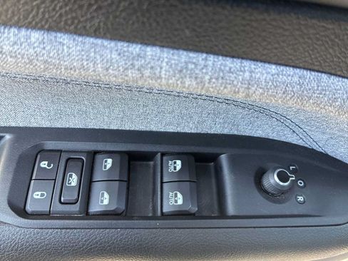 Used 2024 Jeep Compass Latitude AWD/4WD image 15