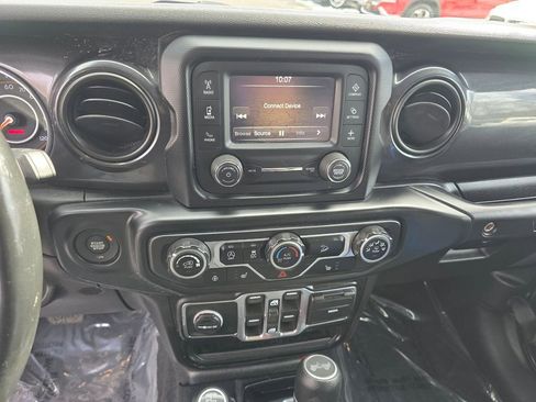Used 2020 Jeep Wrangler Unlimited Sport image 29