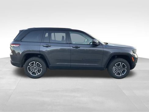 New 2024 Jeep Grand Cherokee Trailhawk w/ Advanced Protech Group II image 7