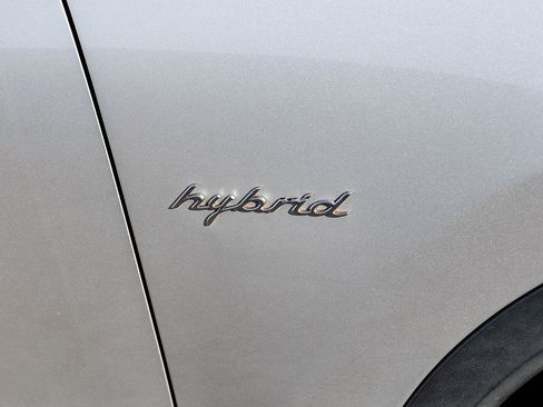 Used 2011 Porsche Cayenne S image 5