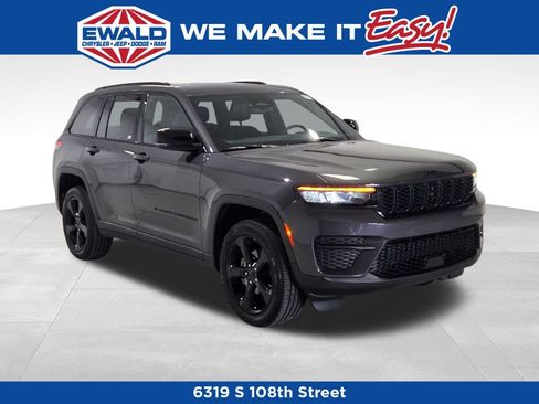Used 2023 Jeep Grand Cherokee Altitude AWD/4WD image 1