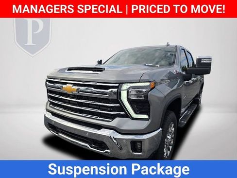 New 2026 Chevrolet Silverado 2500 LTZ w/ LTZ Premium Package AWD/4WD image 13