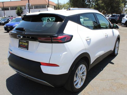 Used 2023 Chevrolet Bolt EUV LT FWD image 35