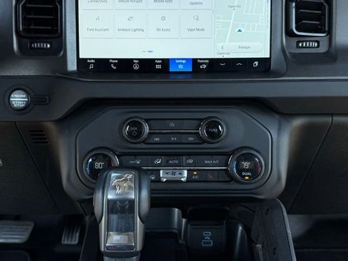 Used 2025 Ford Bronco Badlands AWD/4WD image 30