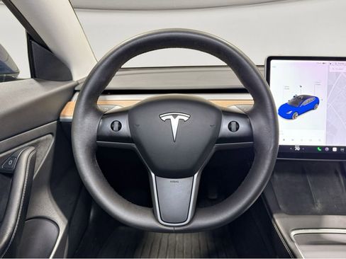 Used 2021 Tesla Model 3 Standard Range Plus image 9