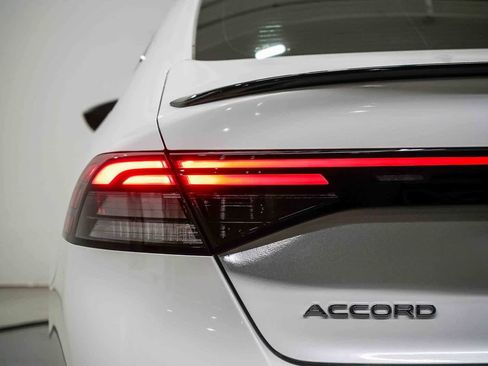 Used 2023 Honda Accord Sport image 9