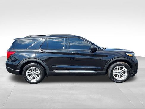 Used 2024 Ford Explorer XLT w/ Equipment Group 202A RWD image 6