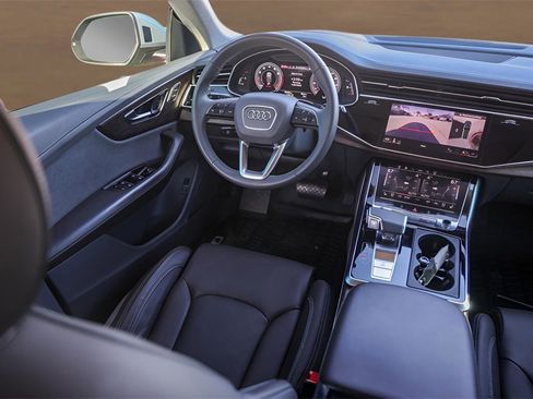 Used 2024 Audi Q8 Prestige image 28