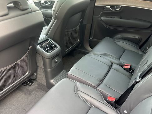 New 2026 Volvo XC90 T8 Ultra w/ Protection Package AWD/4WD image 12