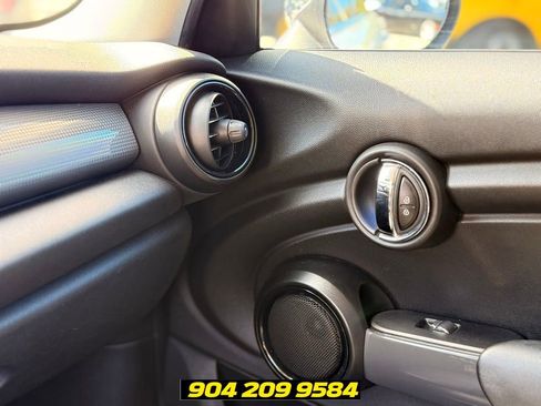 Used 2015 MINI Cooper 4-Door Hardtop FWD image 15