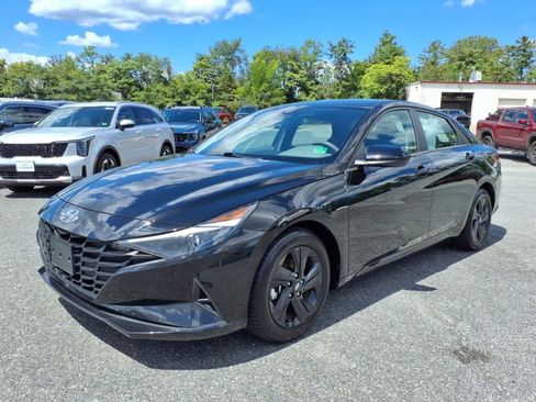 Used 2023 Hyundai Elantra SEL image 8