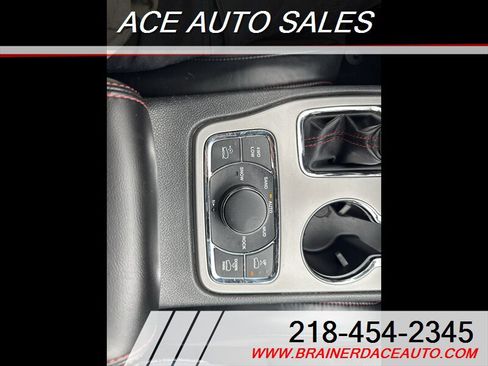 Used 2021 Jeep Grand Cherokee Trailhawk image 11