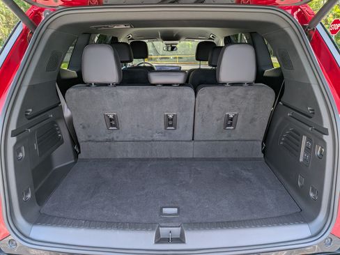Certified 2025 Buick Enclave Sport Touring w/ Power Package FWD image 17