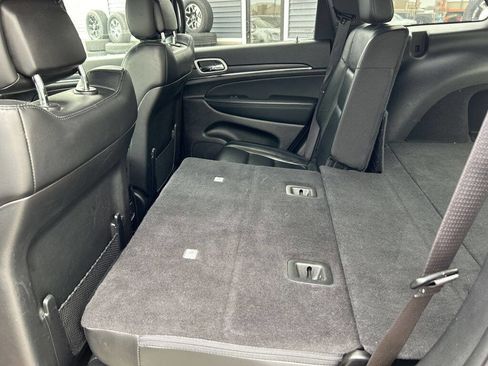 Used 2021 Jeep Grand Cherokee Limited image 38