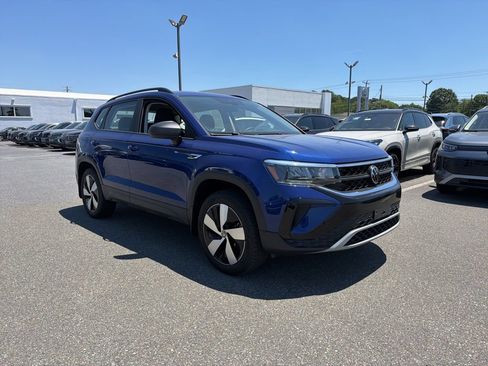 Used 2023 Volkswagen Taos S w/ Driver Assistance Package AWD/4WD image 4