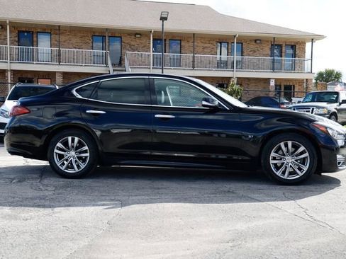 Used 2017 INFINITI Q70 3.7 image 15