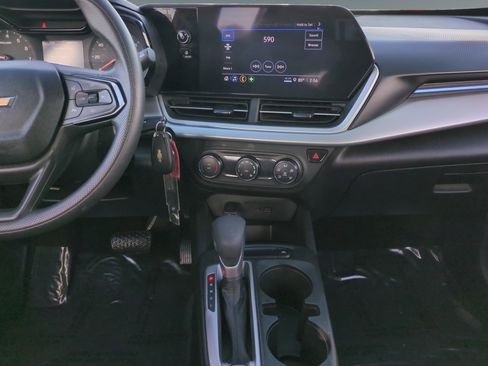 Used 2024 Chevrolet Trax LS image 11