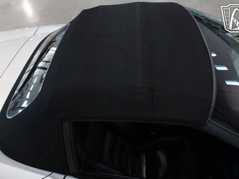 Used 2005 Chevrolet Corvette w/ Preferred Equipment Group image 32