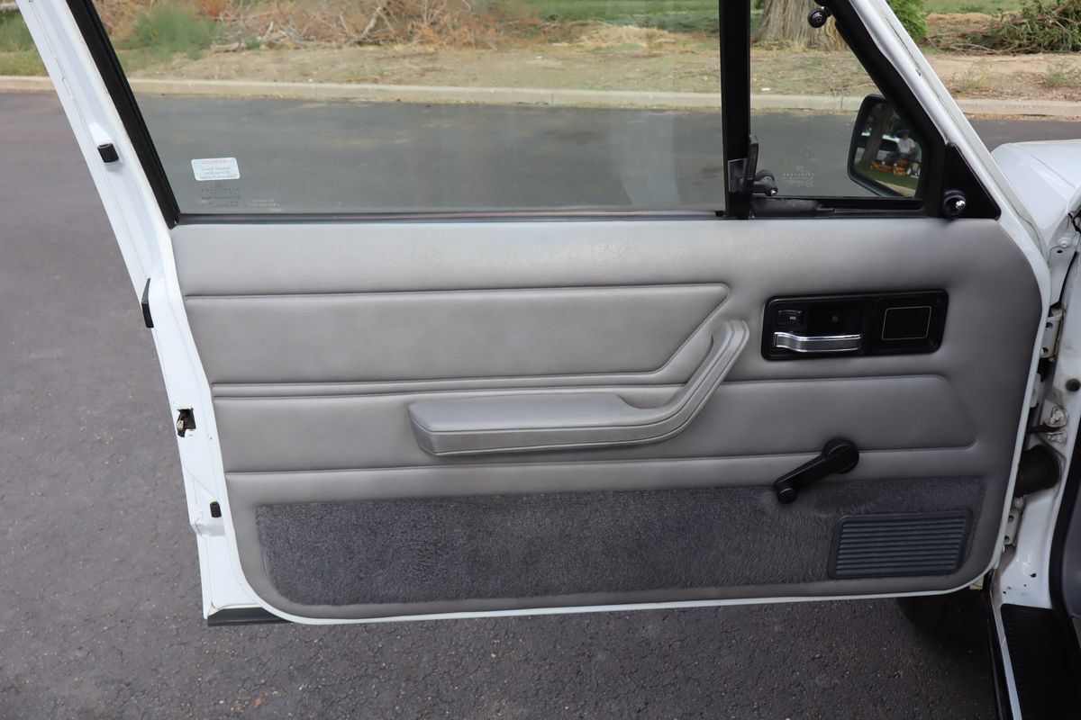 Used 1993 Jeep Cherokee Sport AWD/4WD image 21