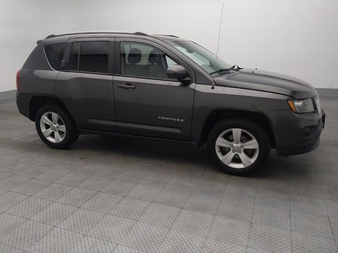 Used 2016 Jeep Compass Latitude image 11