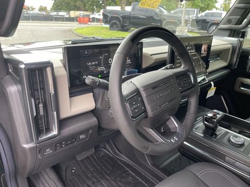 New 2026 GMC Hummer EV 4x4 Crew Cab image 10