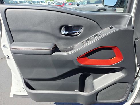 Used 2025 Nissan Frontier PRO-4X w/ Pro Convenience Package image 39