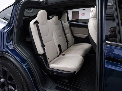 Used 2022 Tesla Model X image 42