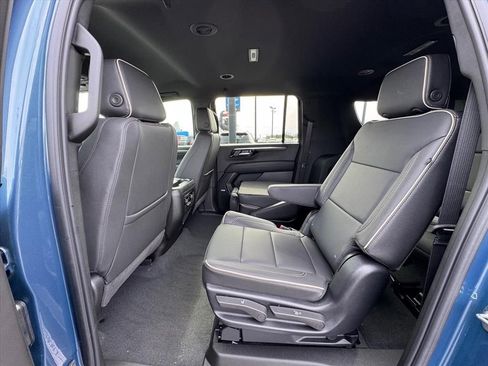 New 2025 Chevrolet Suburban Premier AWD/4WD image 9