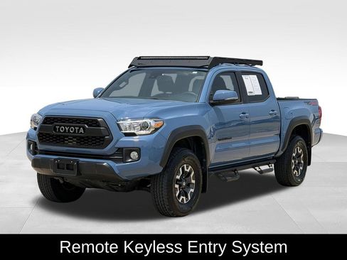 Used 2019 Toyota Tacoma TRD Off-Road w/ Technology Package AWD/4WD image 5
