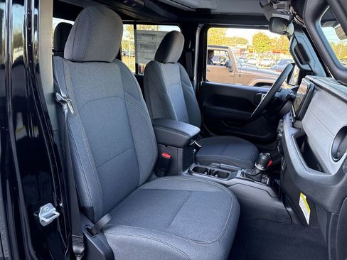 New 2025 Jeep Gladiator Sport AWD/4WD image 26