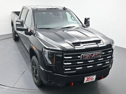 New 2026 GMC Sierra 3500 AT4 w/ AT4 Premium Plus Package image 4