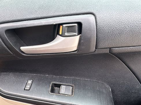 Used 2012 Toyota Camry LE image 26