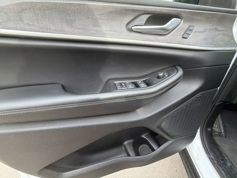 Used 2024 Jeep Grand Cherokee L Limited image 28