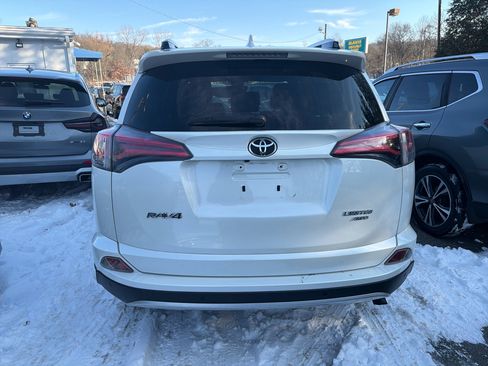 Used 2016 Toyota RAV4 Limited image 8