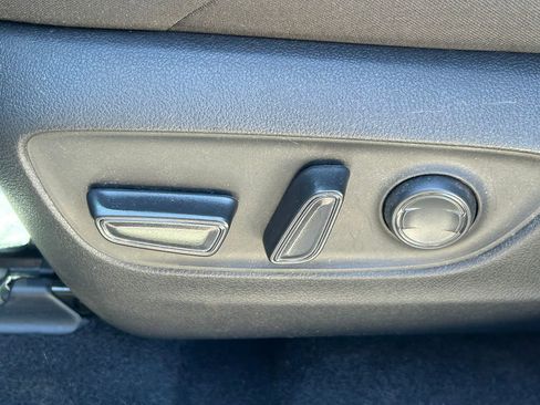 Used 2023 Toyota RAV4 SE image 25