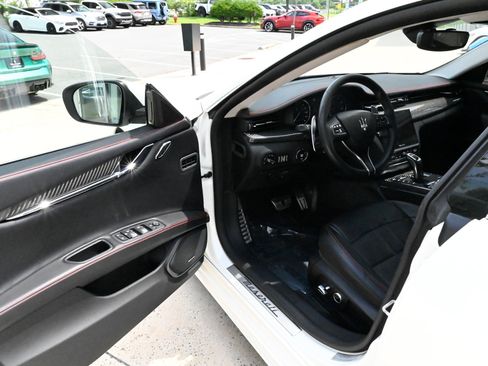 Used 2021 Maserati Quattroporte S GranSport Q4 AWD/4WD image 15