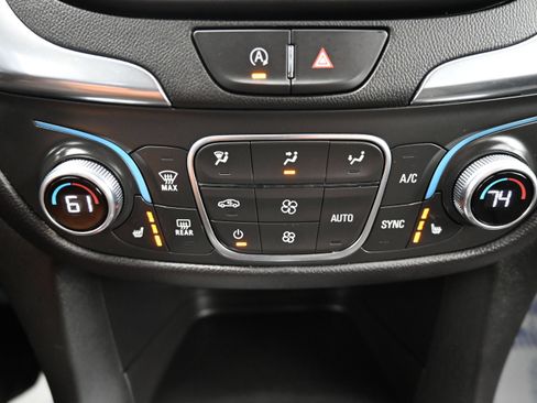Used 2022 Chevrolet Equinox LT FWD image 16