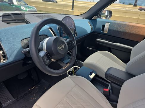 Used 2025 MINI Cooper Countryman S w/ Comfort Package Max image 19