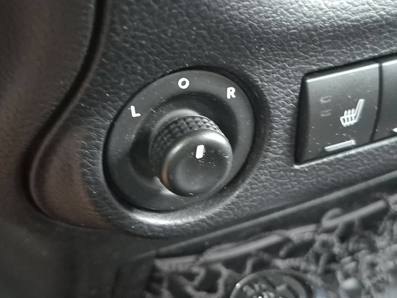 Used 2017 Jeep Wrangler Unlimited Sahara AWD/4WD image 29